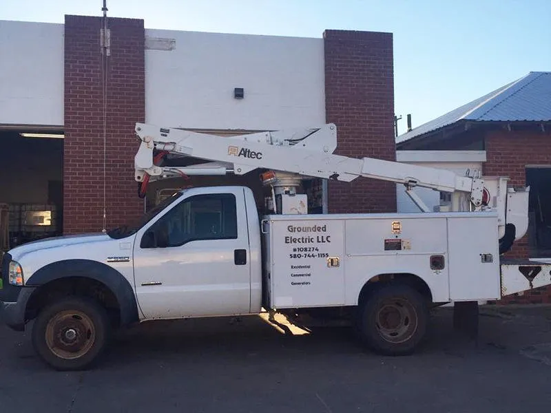 Certified electrician providing emergency electrical service in Garber, OK - Grounded Electric