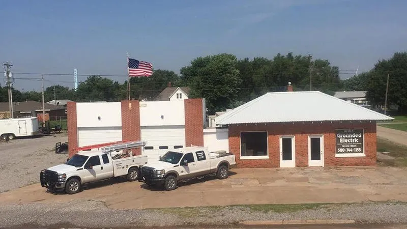 Emergency circuit breaker repair experts serving Garber, OK - Grounded Electric