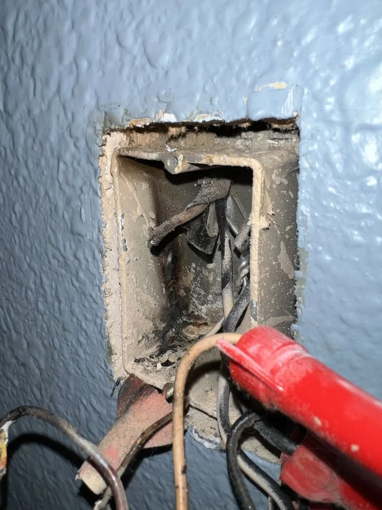 Slide of Grounded Electrical Service