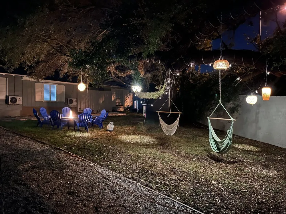 Certified electrician providing circuit breaker repair in ,