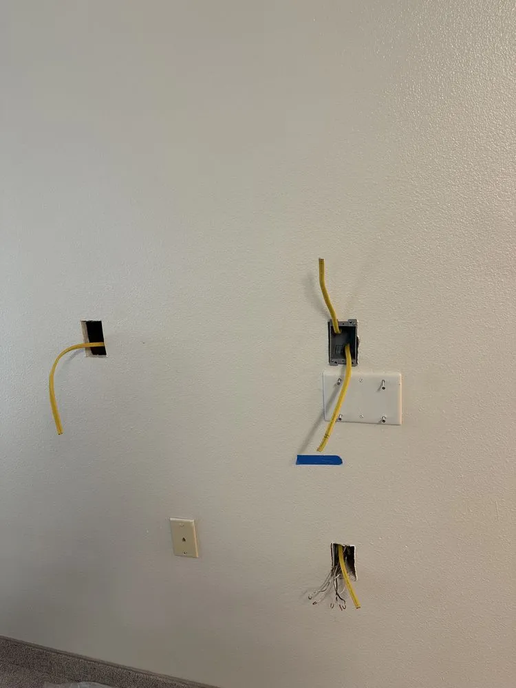 Certified electrician providing emergency electrical service in Yorktown, VA - Guardian Electric