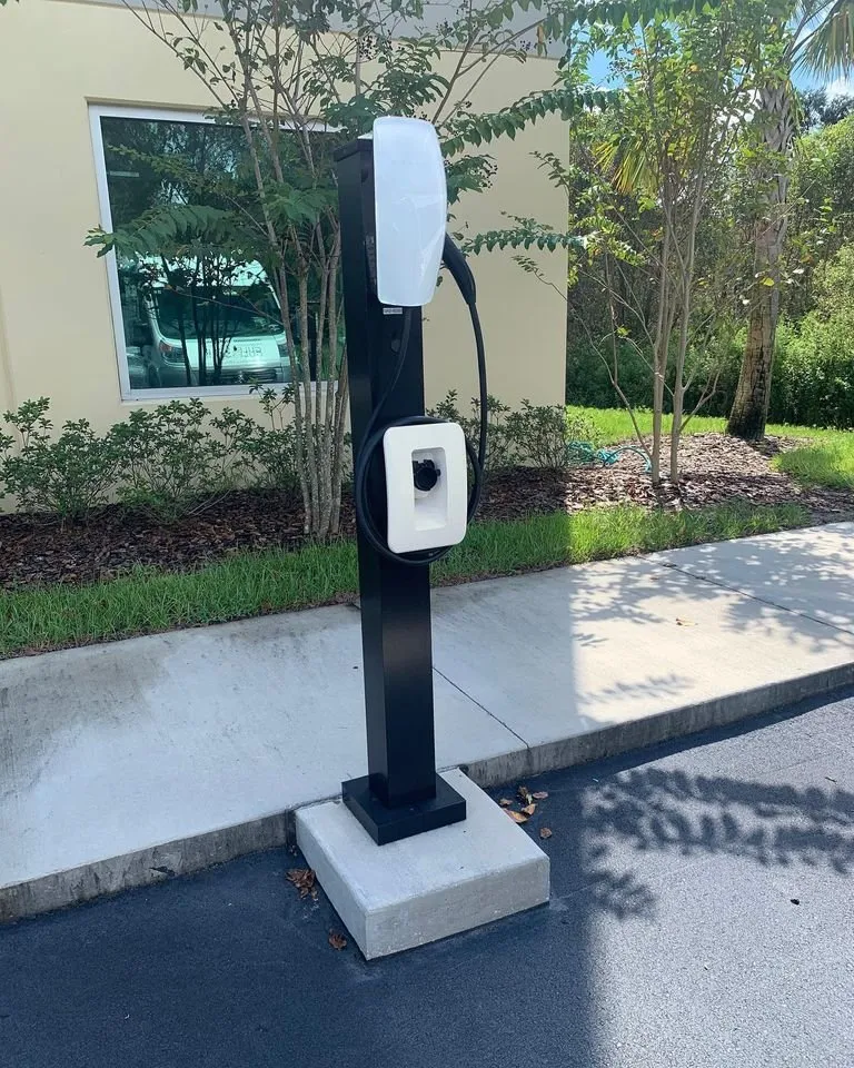 Certified electrician providing wiring installation in , 