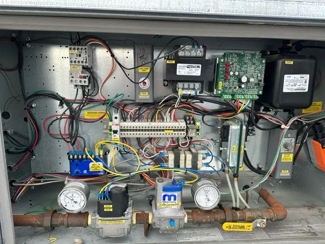 Emergency electrician providing lighting installation in , 