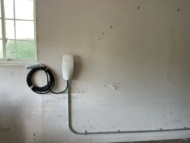 Expert electrician providing outlet and switch repair in , 