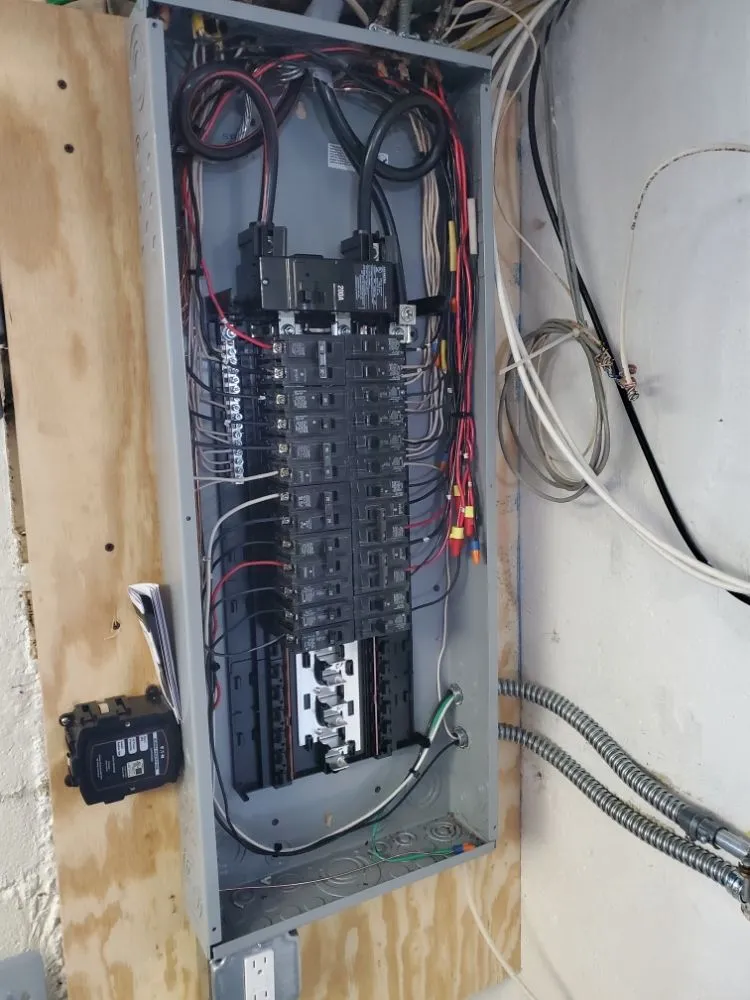 Slide of Gustavo Cardoso Journeyman Electrician