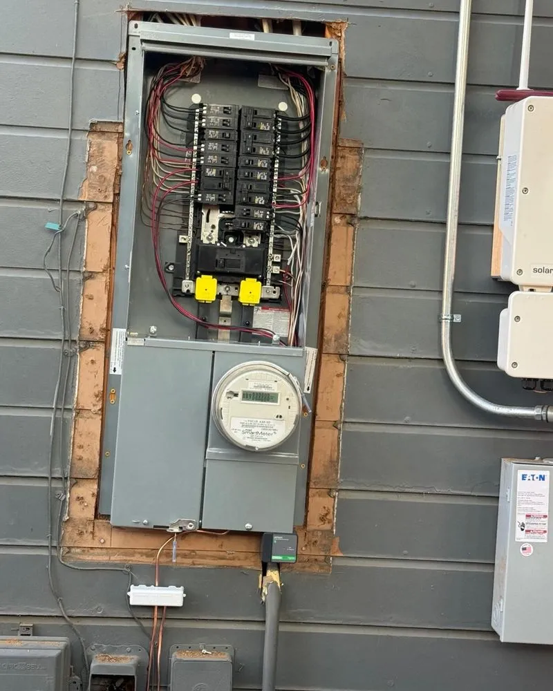 Slide of Gustavo Electric