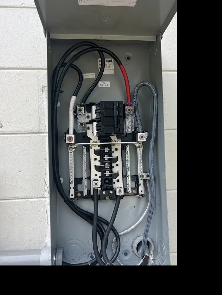 Professional circuit breaker repair in , by Gutielectric Services
