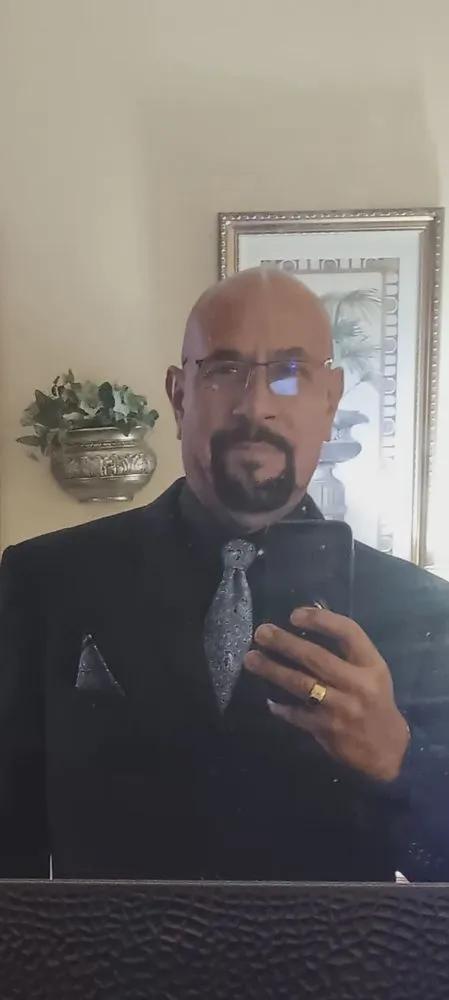 Slide of Guvis Electric