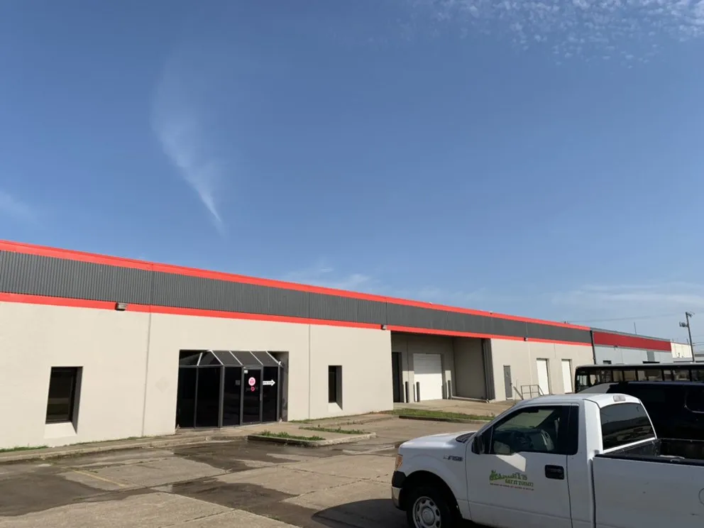 Slide of Guzman's Exotic Remodeling