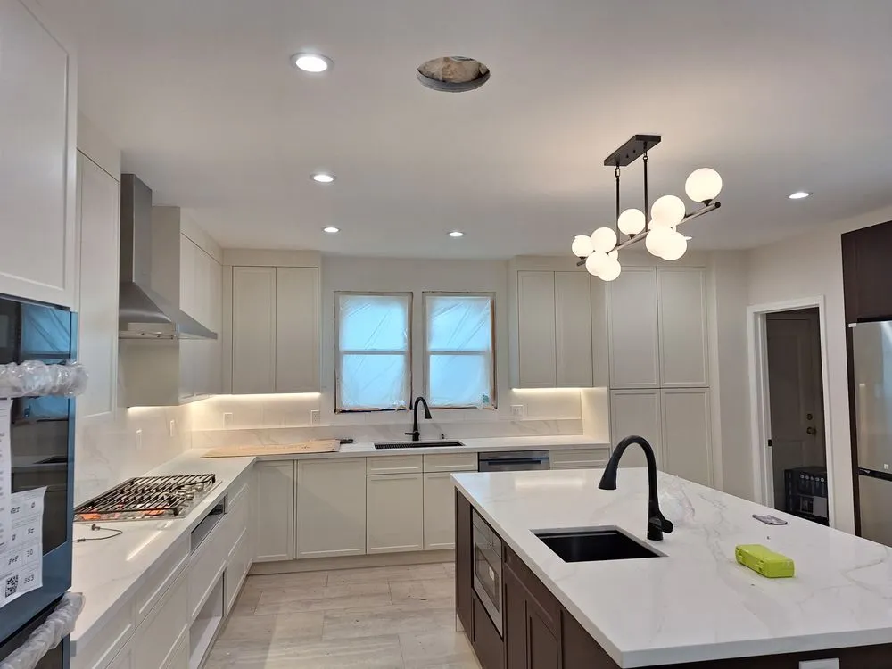 Slide of H & R Electric