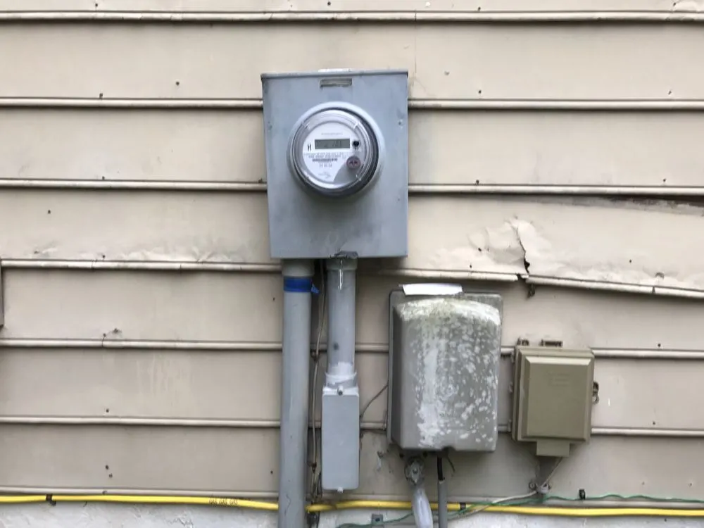 Slide of H Acosta - Electrician