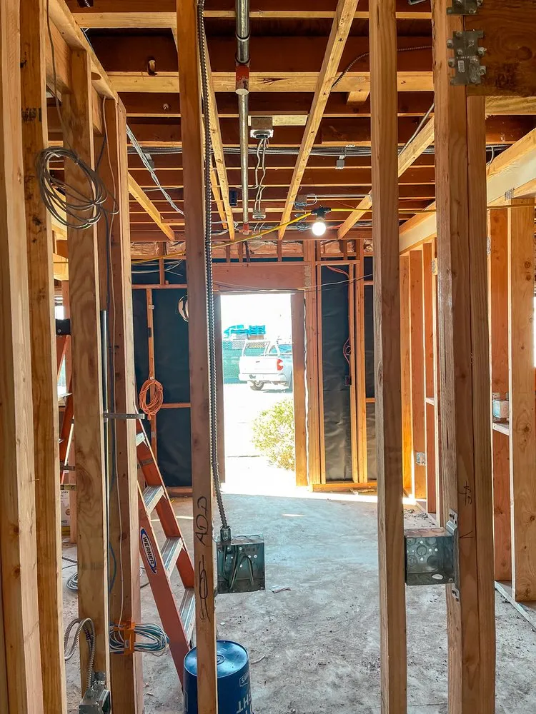 Licensed electrician providing lighting installation in , 