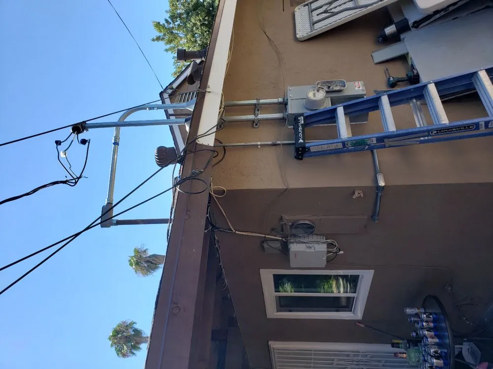 Slide of Hab's Electric