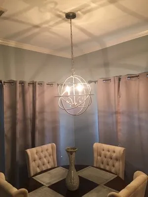 Hail's Electric Logo