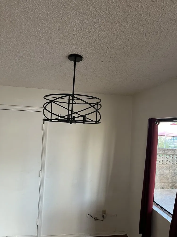 Affordable electrician providing electrical repair in ,