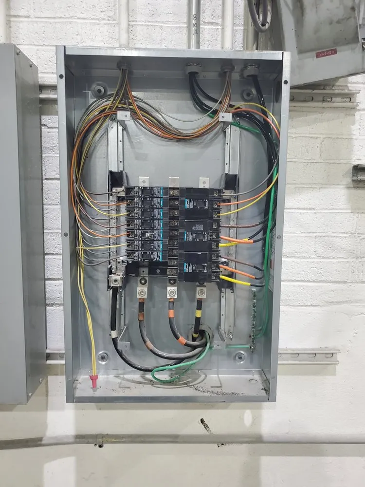 Expert circuit breaker repair experts serving Olmsted Twp., OH - Hamman Electric