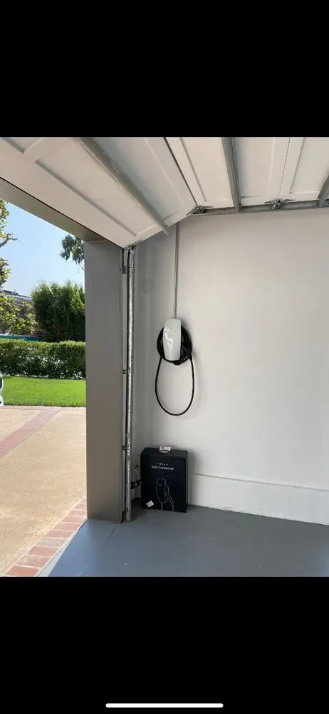 Certified electrical service for homes in emergency electrical service, by