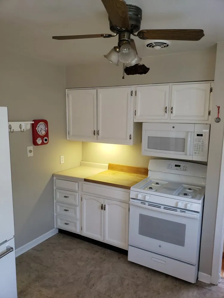 Emergency electrician providing lighting installation in , 