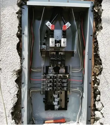 Hands On Maintenance Logo