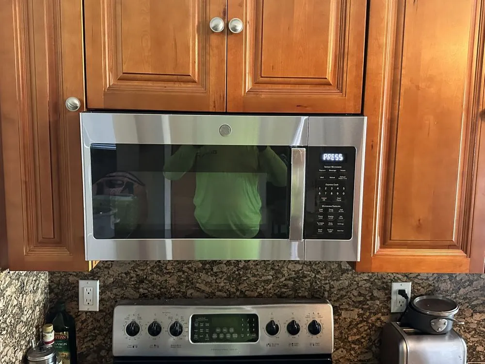 Reliable electrical service for homes in lighting installation, by