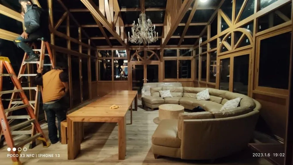 Expert electrician providing circuit breaker repair in , 