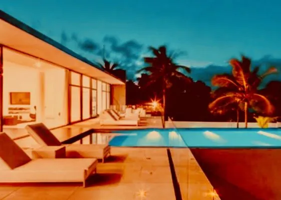 Hands You Can Trust Construction Logo