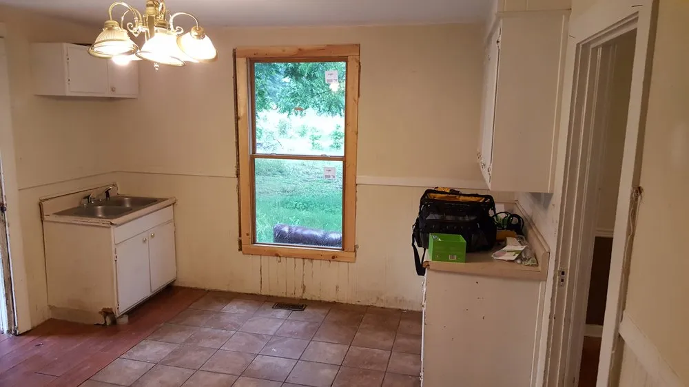 Slide of Handy Canuck