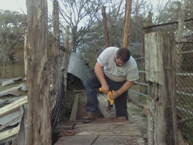 Slide of Handy Maght Services