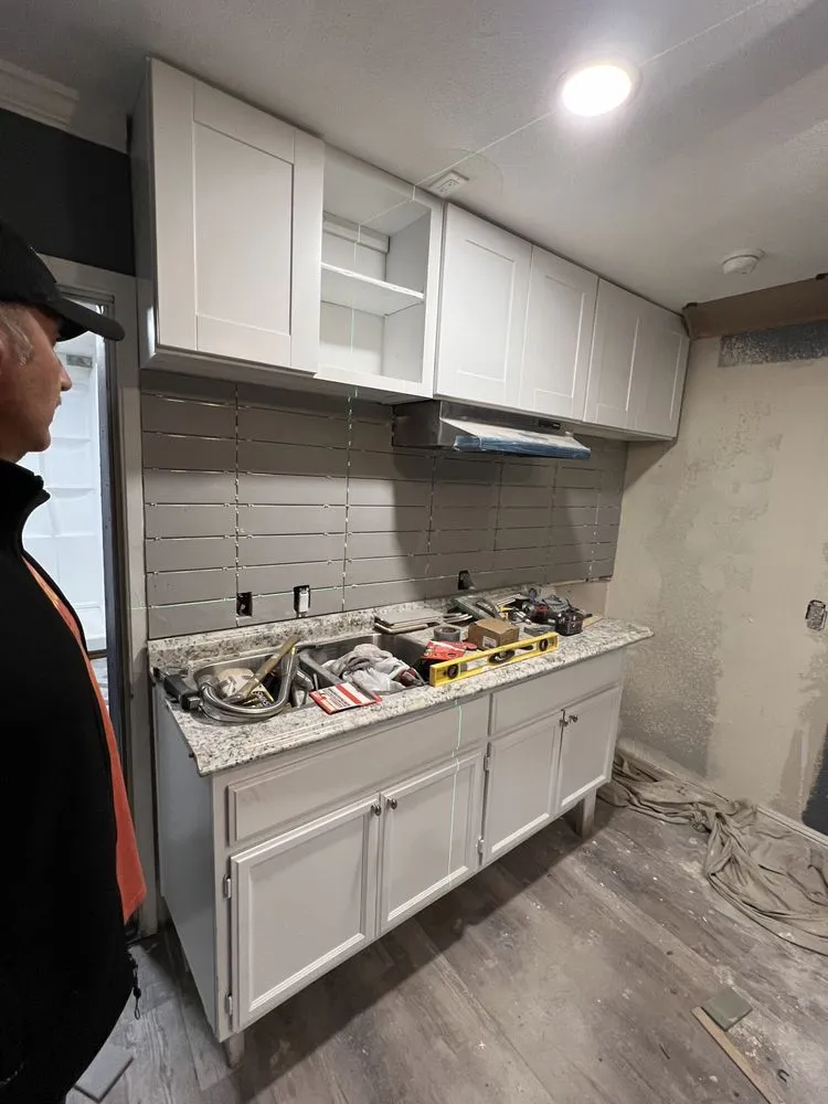 Slide of Handy Muchacho