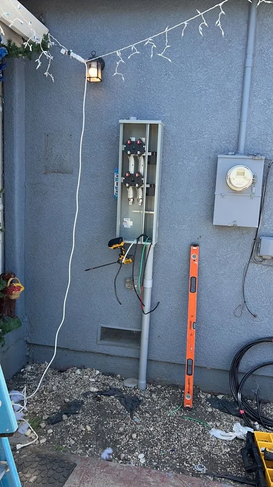 Slide of Handy Muchacho