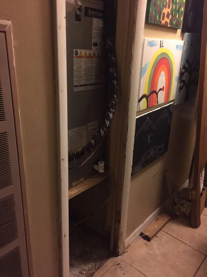 Slide of Handy Orlando