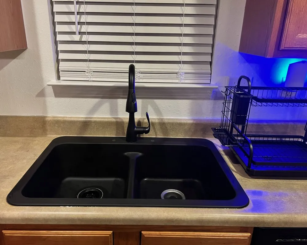 Slide of Handy Plum & Main