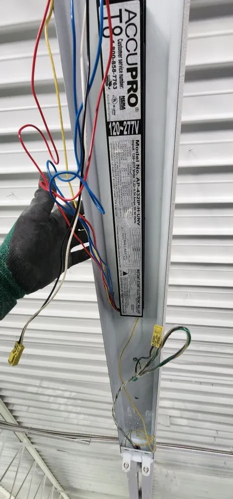 Emergency outlet and switch repair service in ,  - Handy Power Services