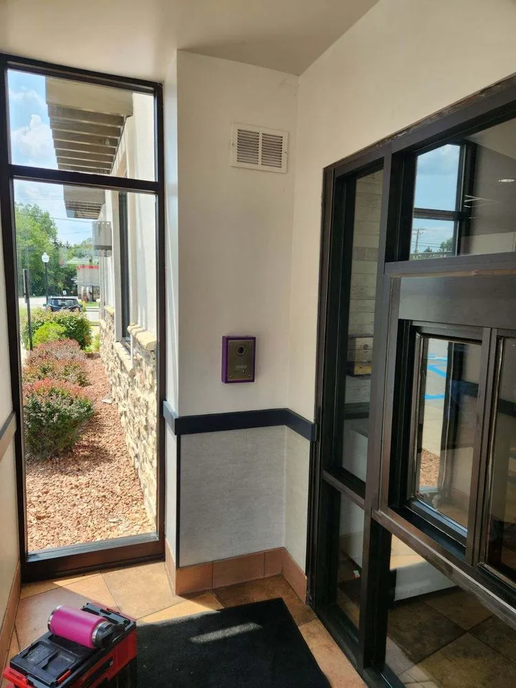 Slide of Handy Strande