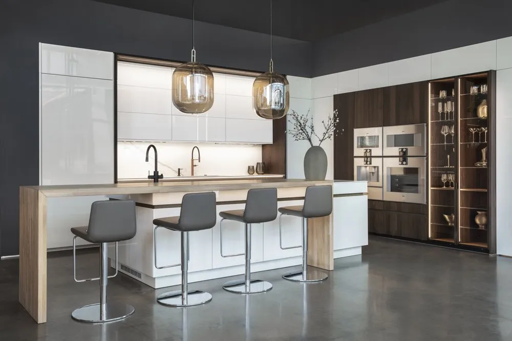 Slide of HandyCrew Services