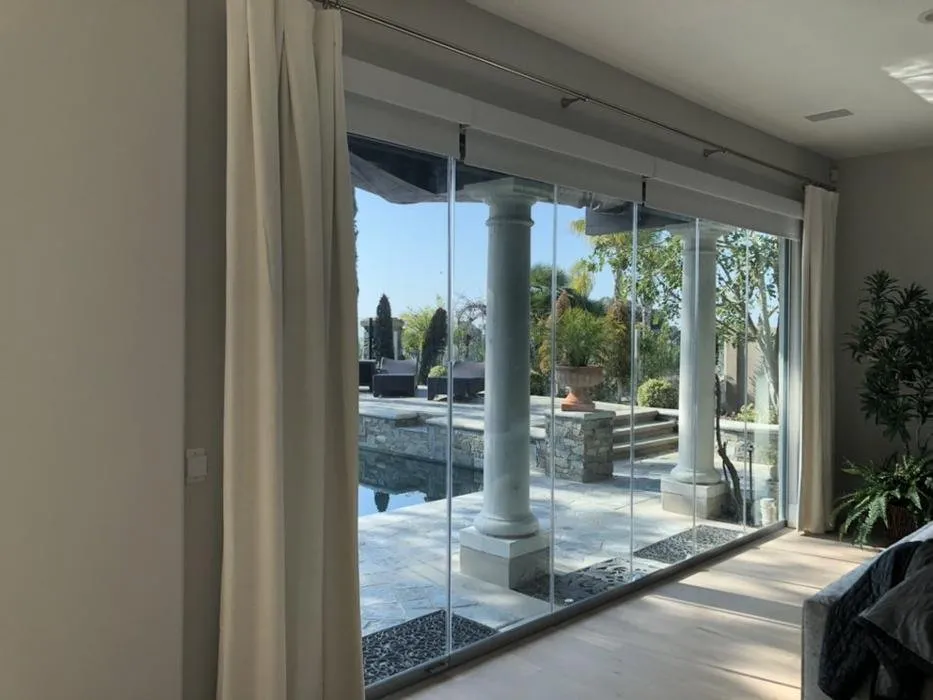 Slide of HandyCrew Services