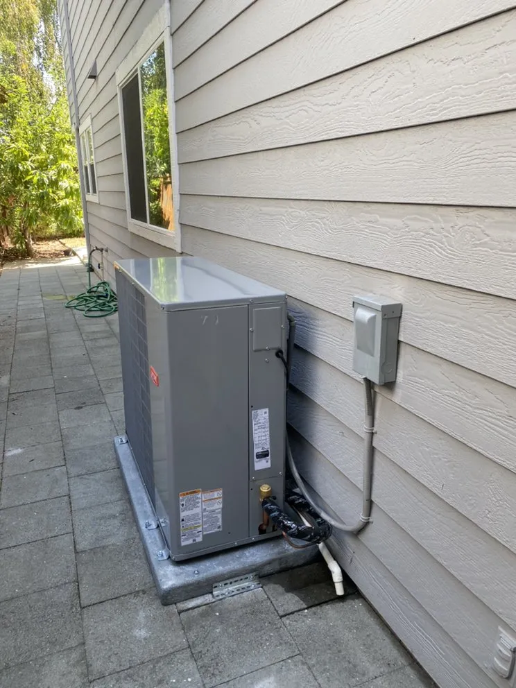 Professional circuit breaker repair service in Santa Clara, NY - HandyHand