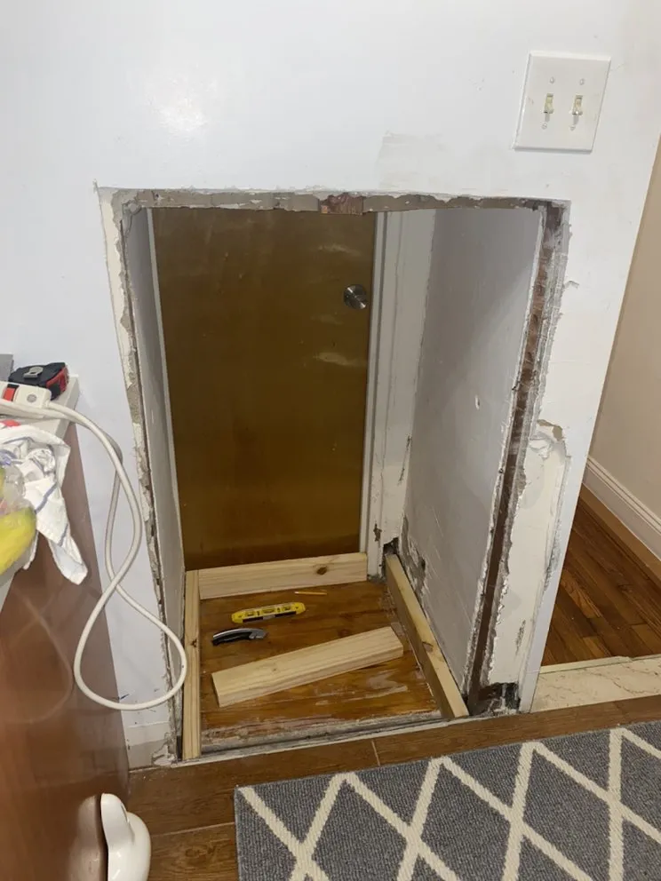 Reliable circuit breaker repair service in Santa Clara, NY - HandyHand
