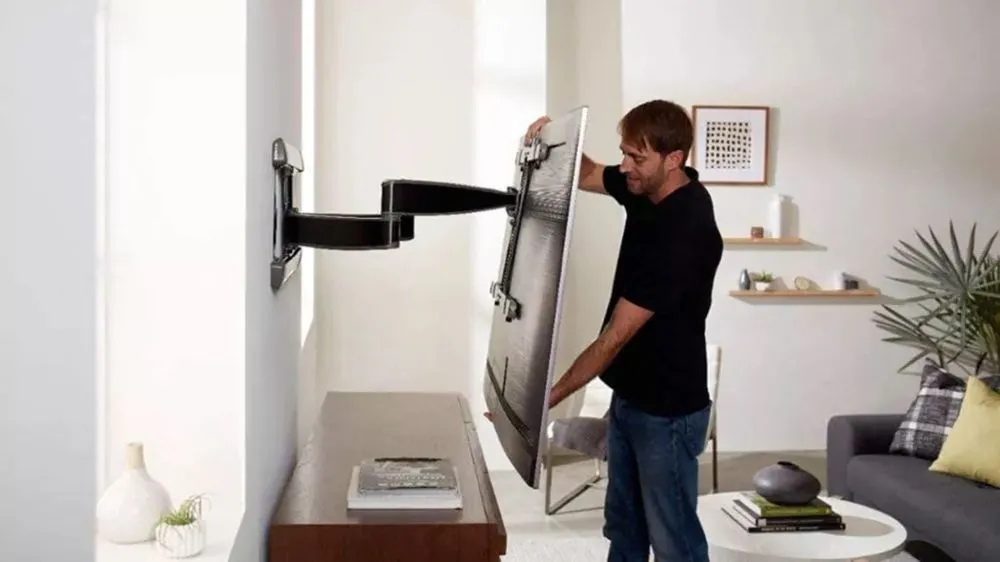 Expert electrician providing emergency electrical service in Santa Clara, NY - HandyHand
