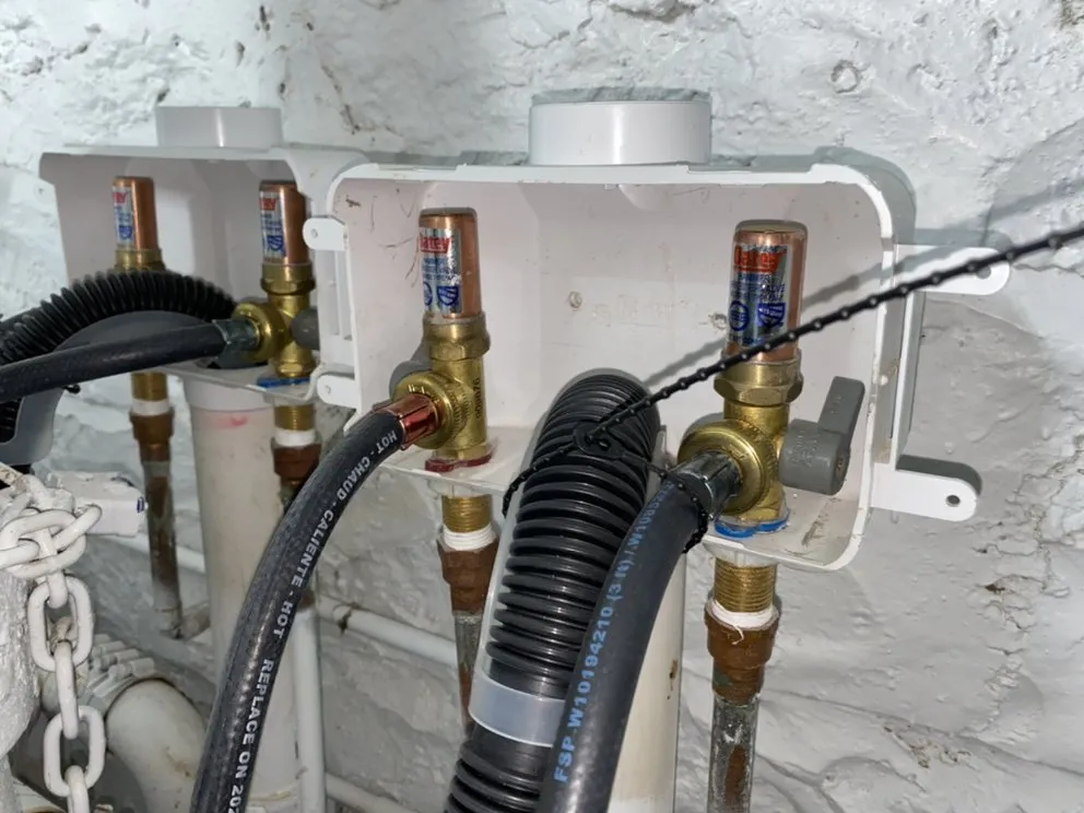 Professional emergency electrical service experts serving Santa Clara, NY - HandyHand