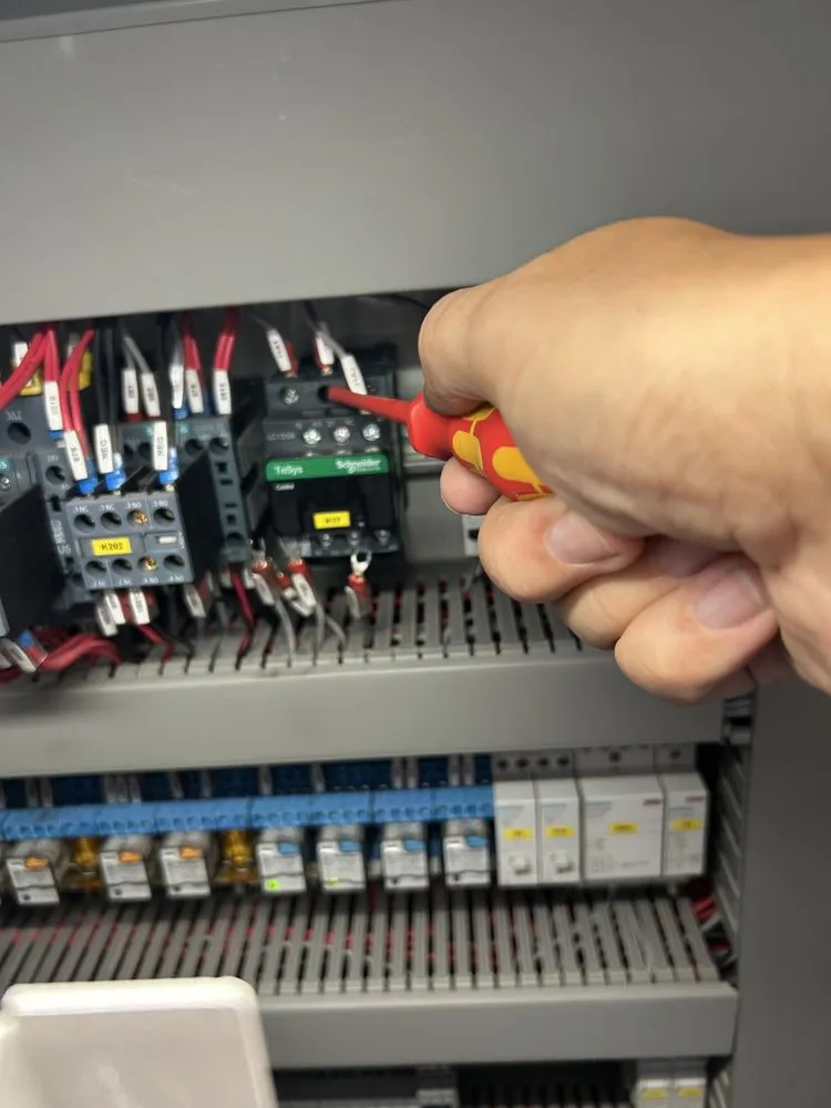 Slide of Handyman  electrical help