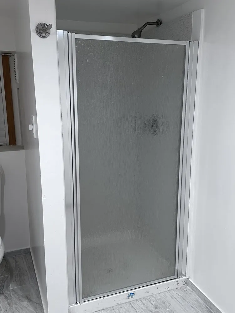 Slide of Handyman Eduardo Bravo