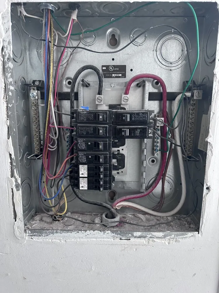 Slide of Handyman Eduardo Bravo