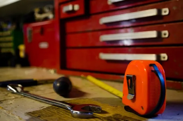 Handyman Fort Wayne Logo