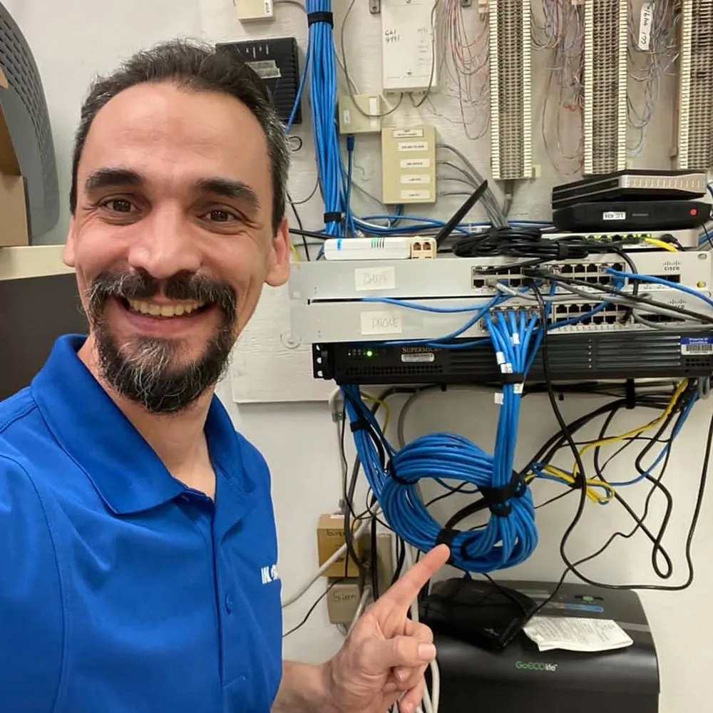 Affordable electrical repair experts serving Cincinnati, OH - Handyman Gabriel Barrandeguy