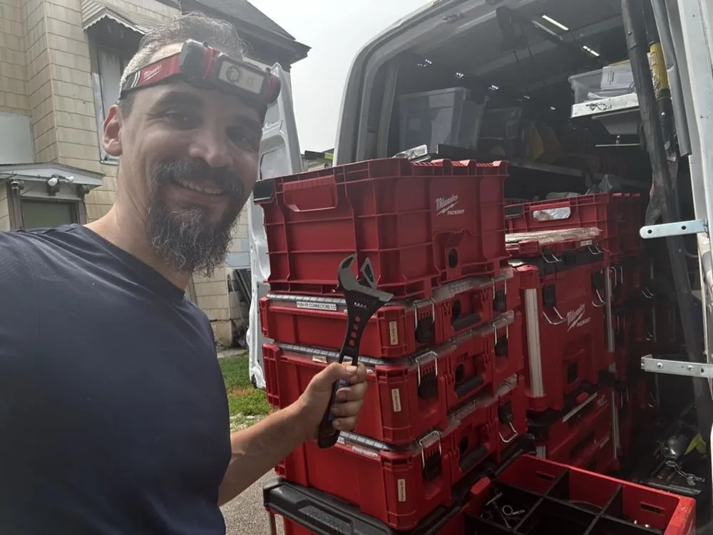 Slide of Handyman Gabriel Barrandeguy