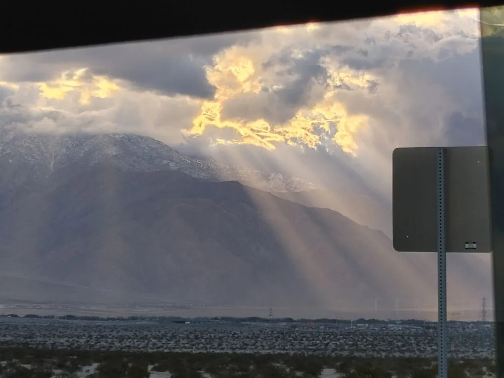 Certified electrician providing circuit breaker repair in , 