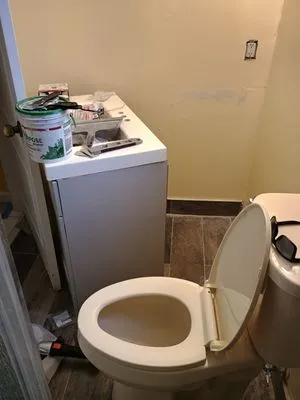 Handyman Man Rios Pro Logo