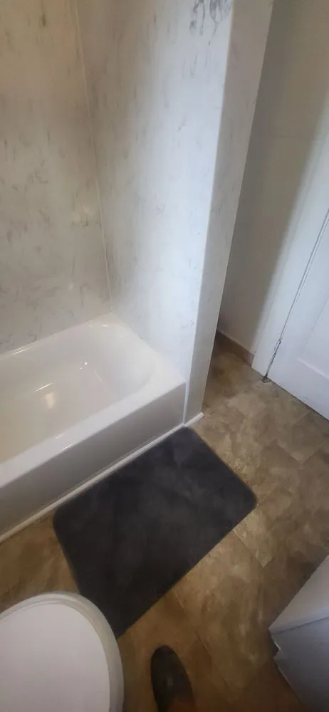 Slide of Handyman R32