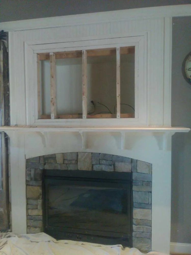 Emergency electrician providing lighting installation in , 